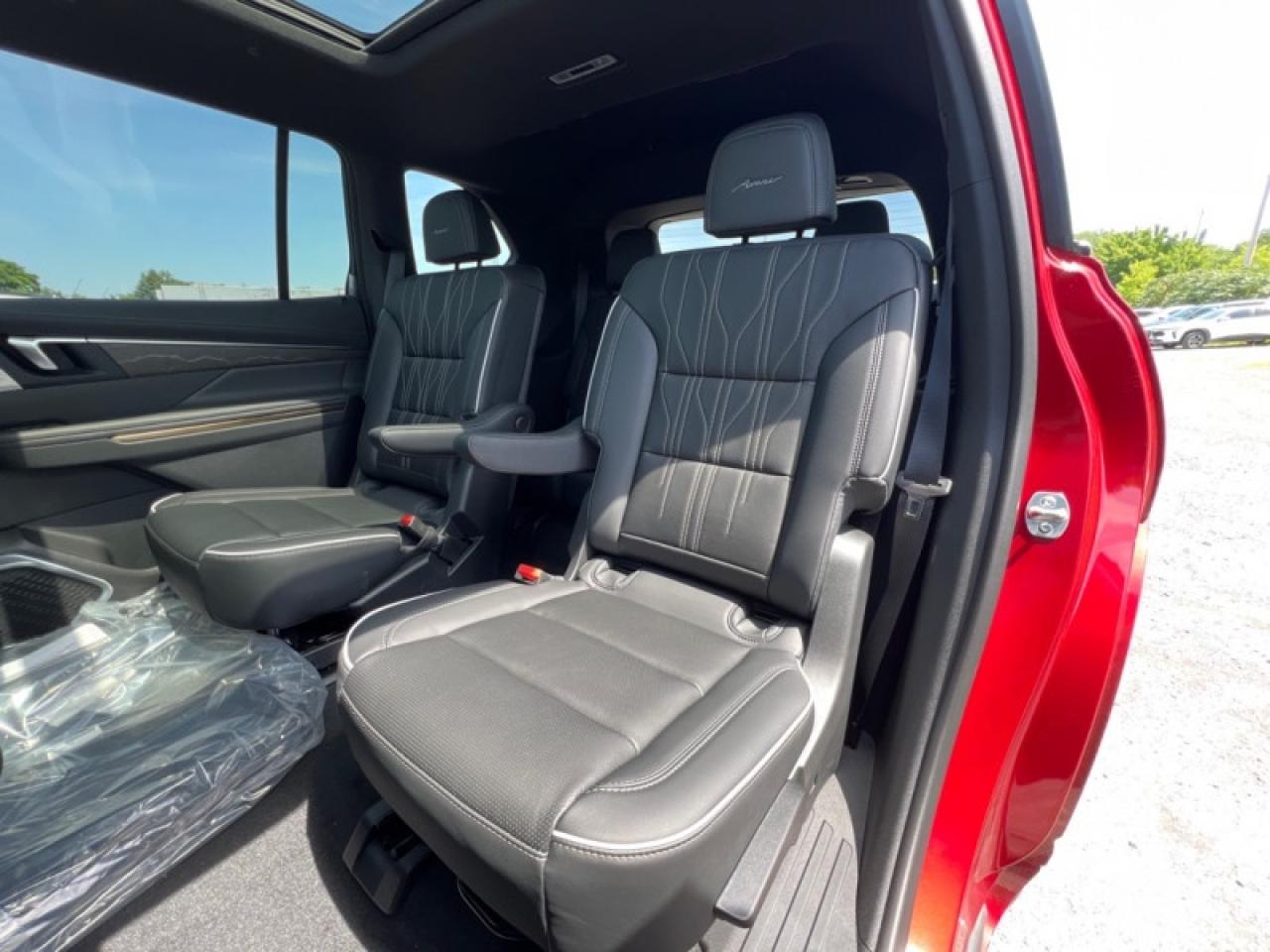 2025 Buick Enclave Avenir  - Leather Seats Photo