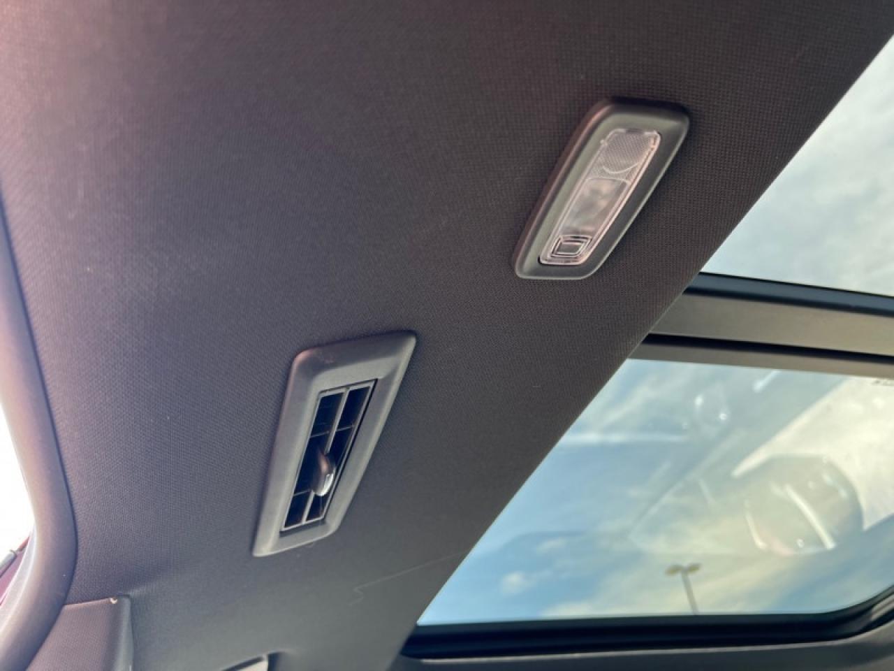 2025 Buick Enclave Avenir  - Leather Seats Photo