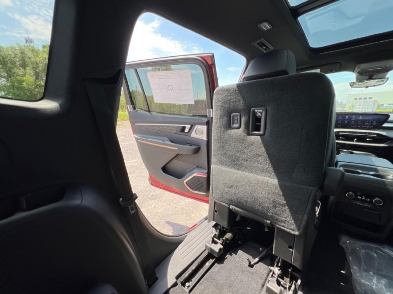 2025 Buick Enclave Avenir  - Leather Seats Photo