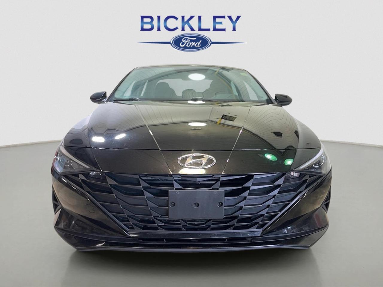 2022 Hyundai Elantra SEL Photo