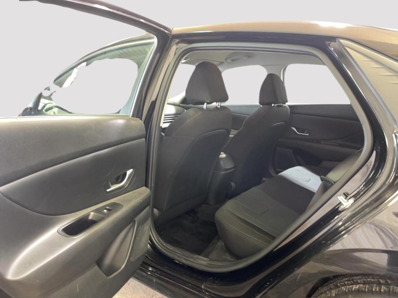 2022 Hyundai Elantra SEL Photo