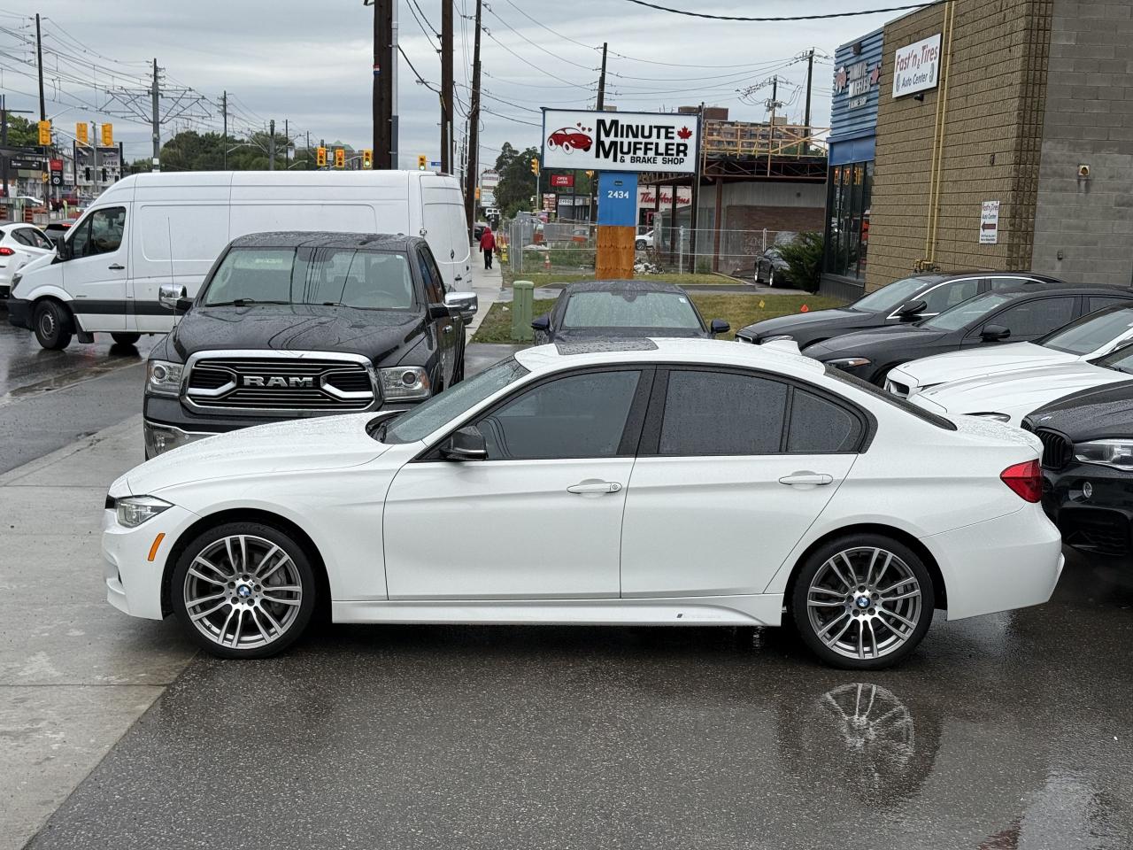 2018 BMW 3 Series 330i //M SPORT | SUNROOF | LOADED - Photo #10