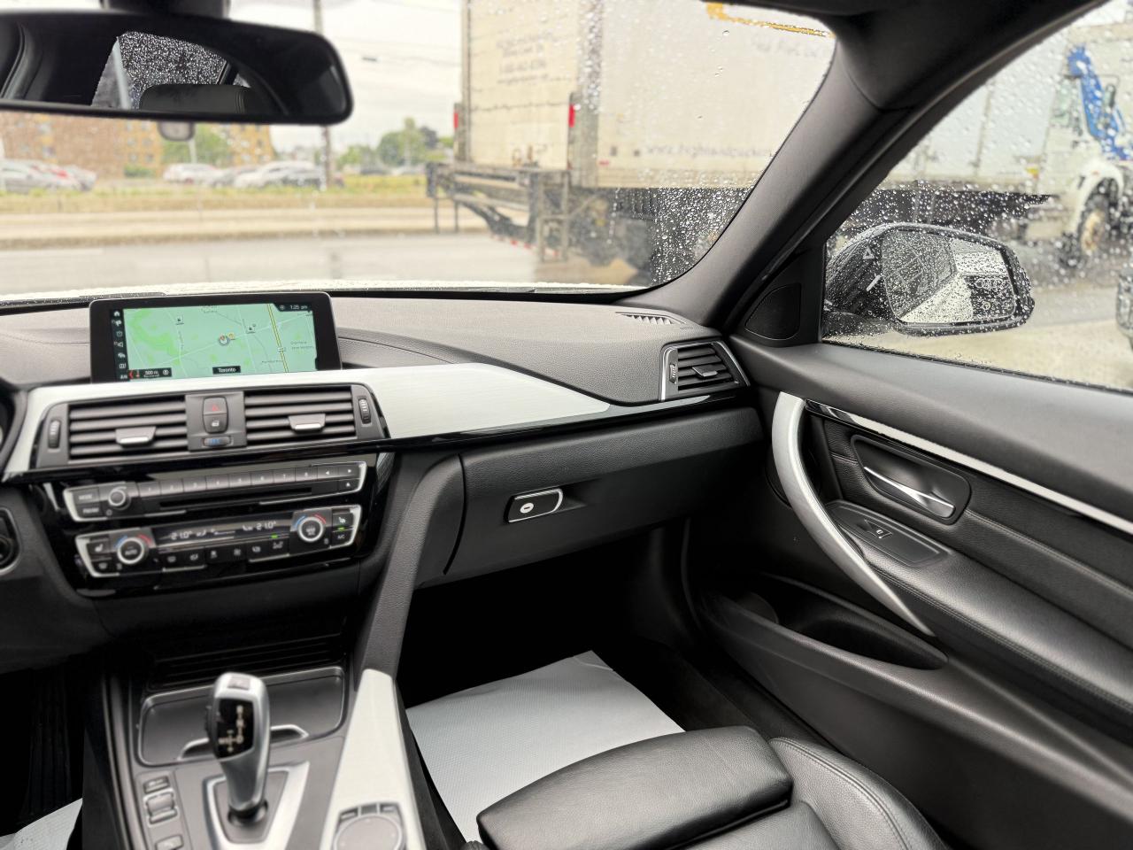 2018 BMW 3 Series 330i //M SPORT | SUNROOF | LOADED - Photo #20