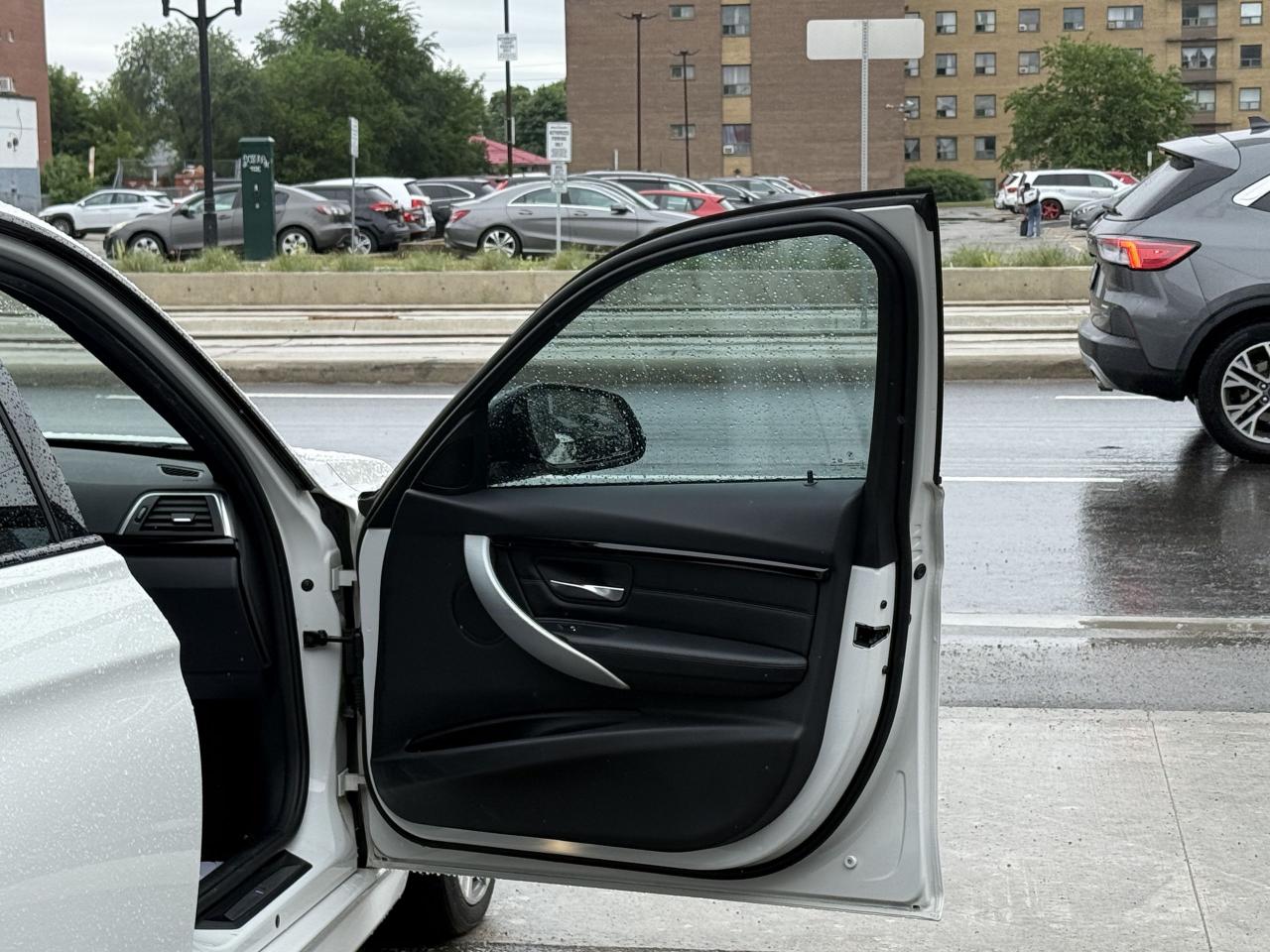 2018 BMW 3 Series 330i //M SPORT | SUNROOF | LOADED - Photo #30