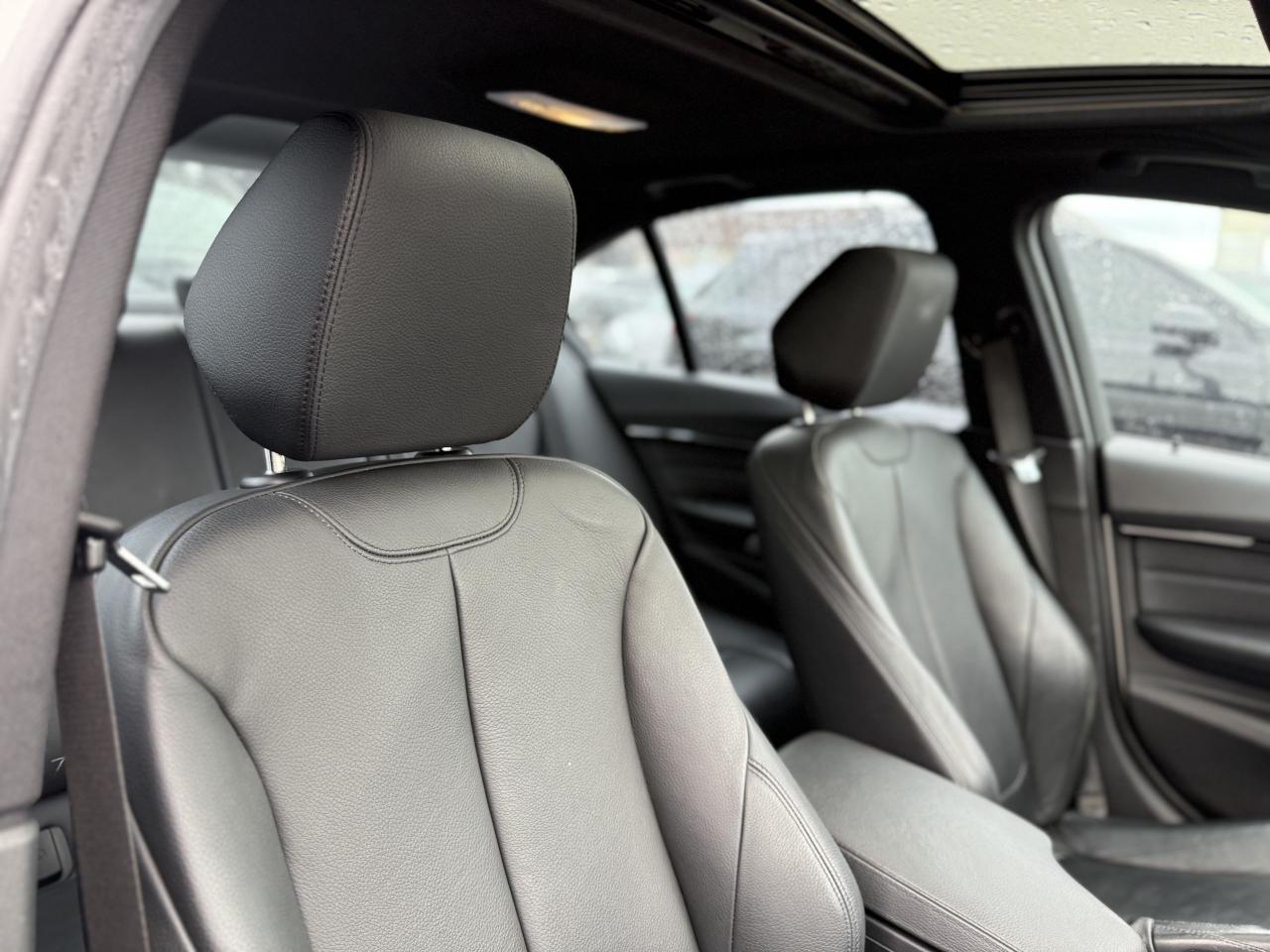 2018 BMW 3 Series 330i //M SPORT | SUNROOF | LOADED - Photo #31