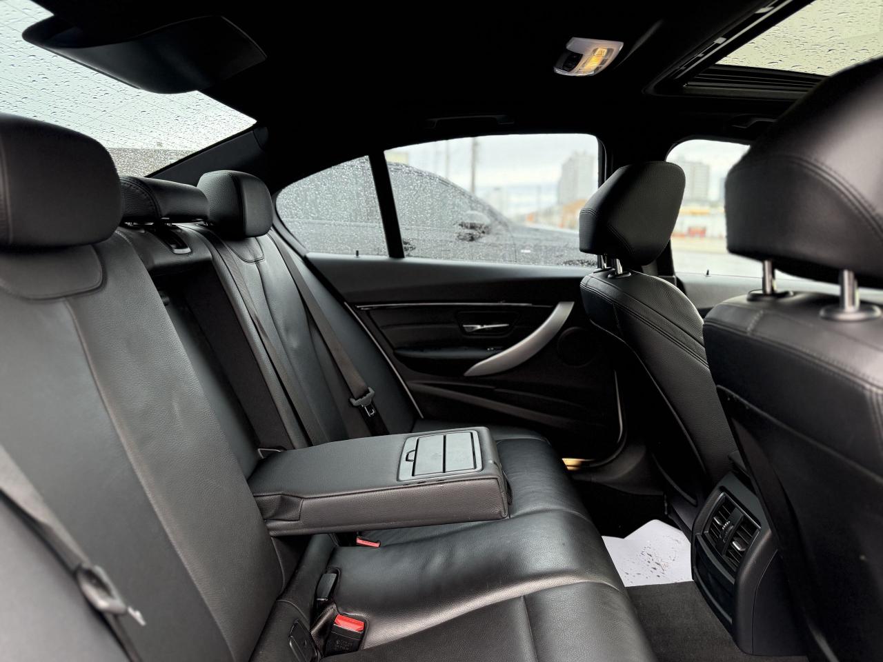 2018 BMW 3 Series 330i //M SPORT | SUNROOF | LOADED - Photo #34
