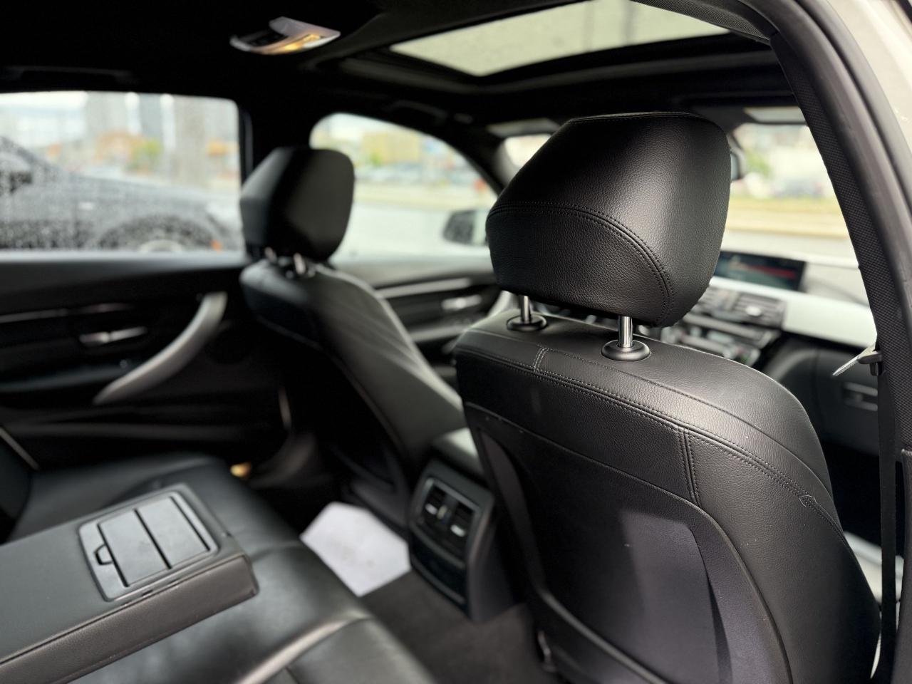 2018 BMW 3 Series 330i //M SPORT | SUNROOF | LOADED - Photo #35