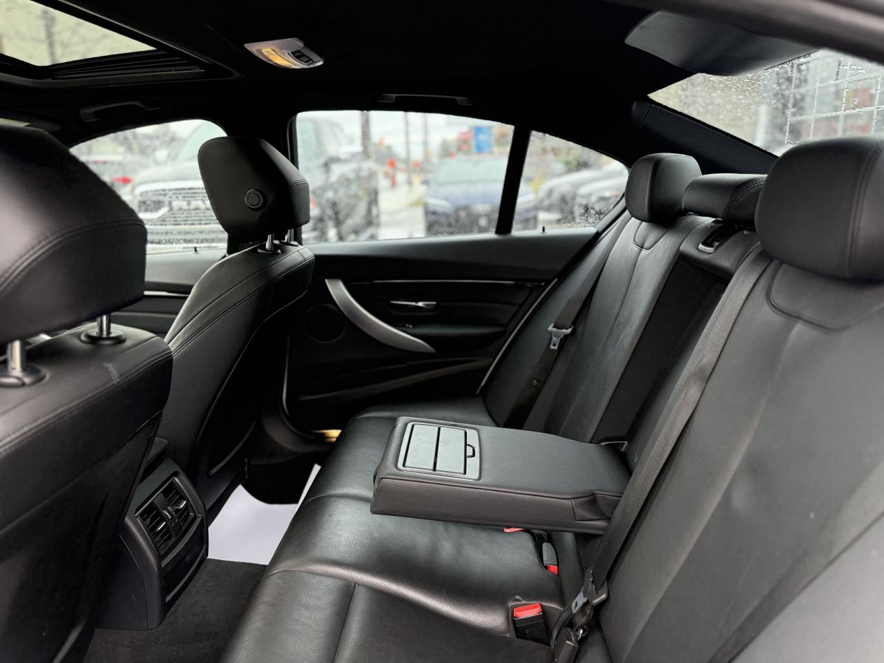 2018 BMW 3 Series 330i //M SPORT | SUNROOF | LOADED - Photo #38