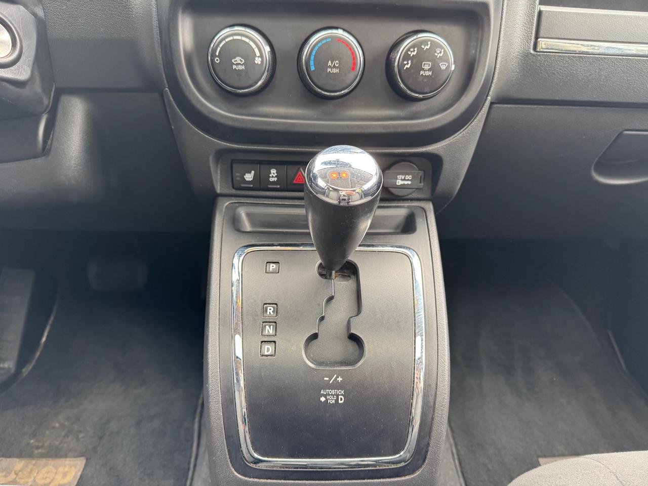 2011 Jeep Compass 4WD 4dr NORTH EDITION - Photo #16