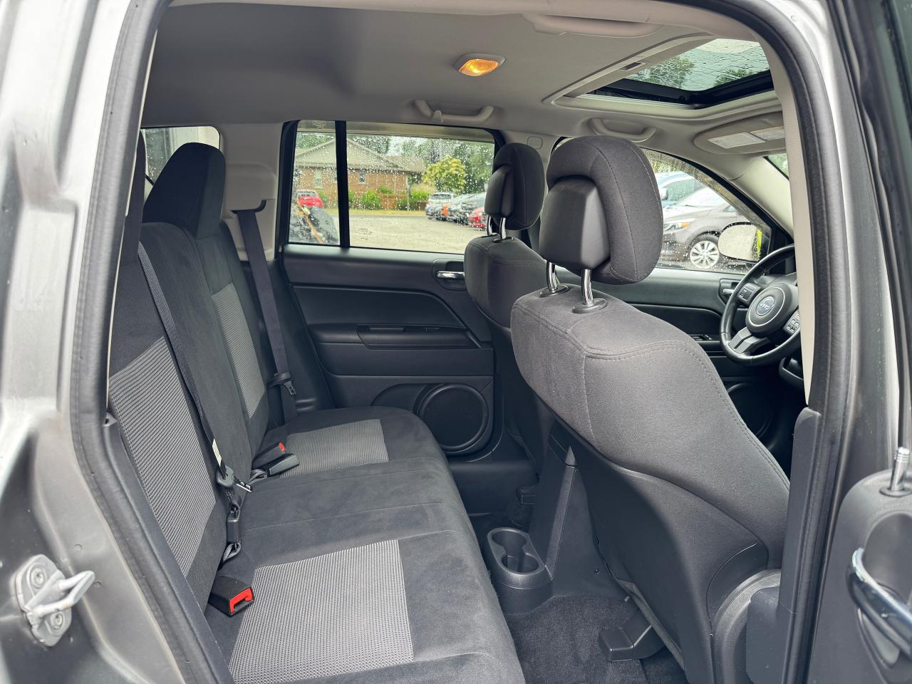 2011 Jeep Compass 4WD 4dr NORTH EDITION - Photo #12