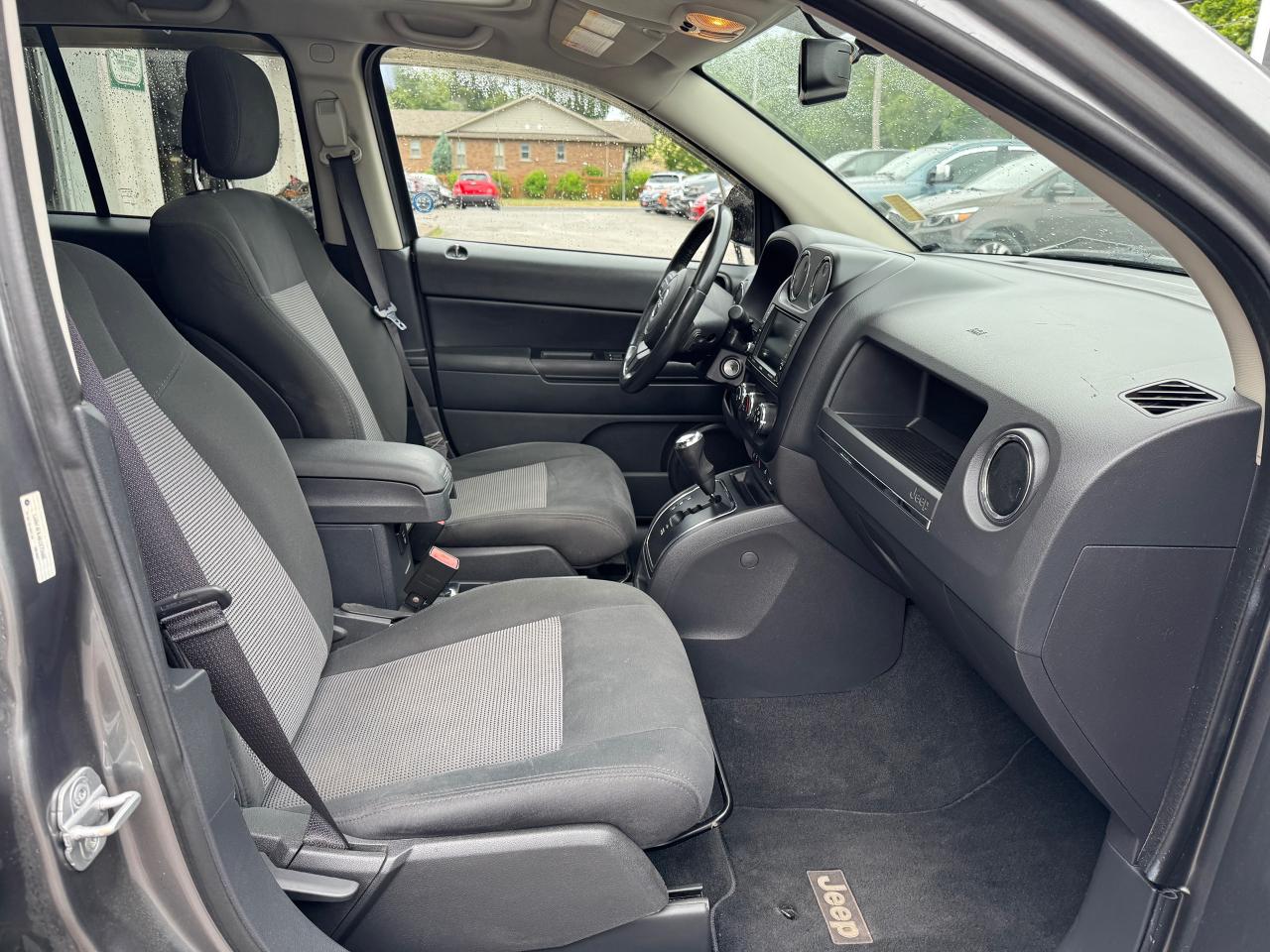2011 Jeep Compass 4WD 4dr NORTH EDITION - Photo #11