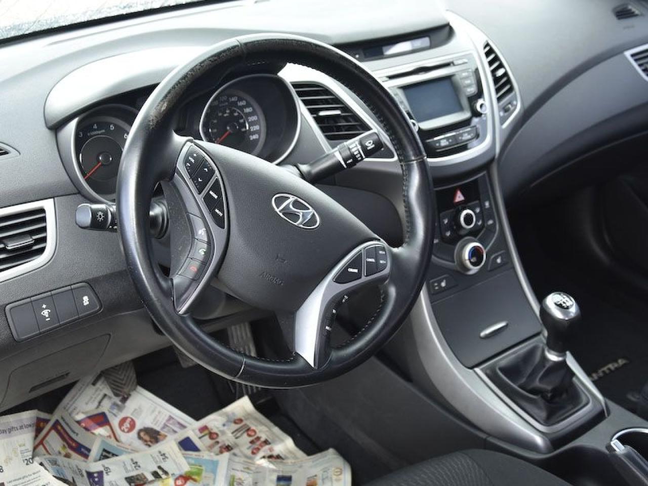 2015 Hyundai Elantra 4dr Sdn Man GLS Photo4