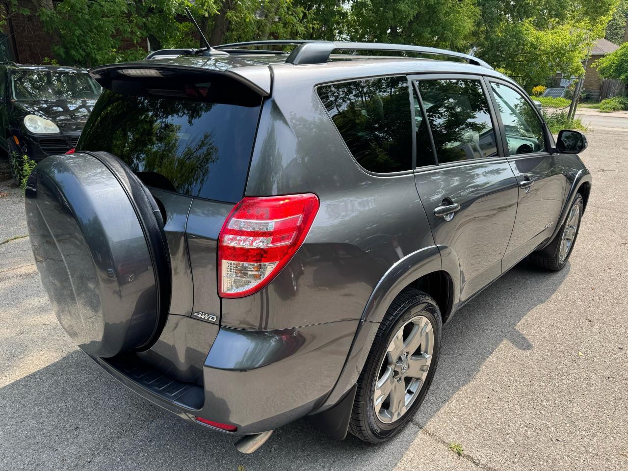 2010 Toyota RAV4 SPORT V6 - 4X4 - Photo #5