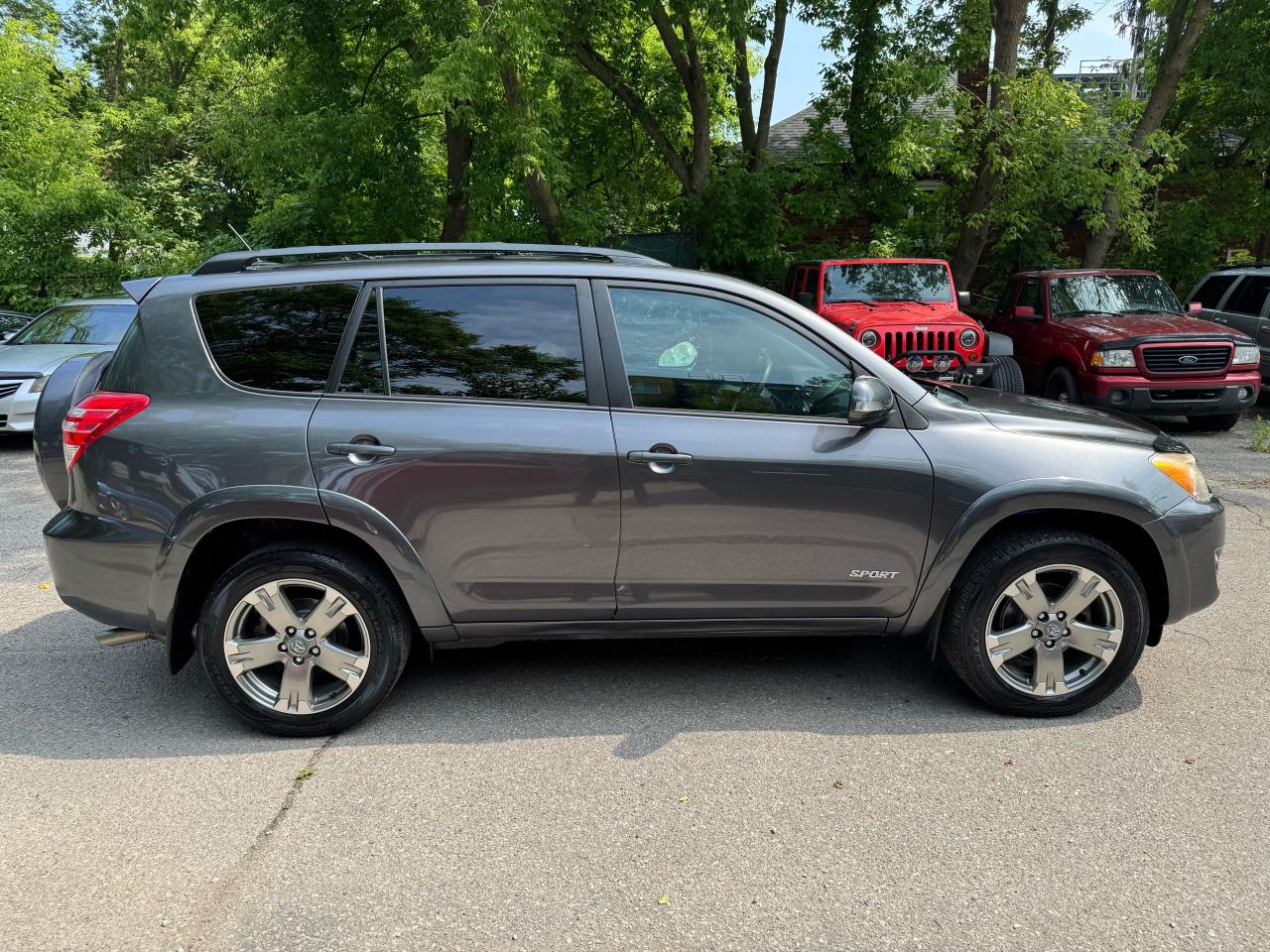 2010 Toyota RAV4 SPORT V6 - 4X4 - Photo #6
