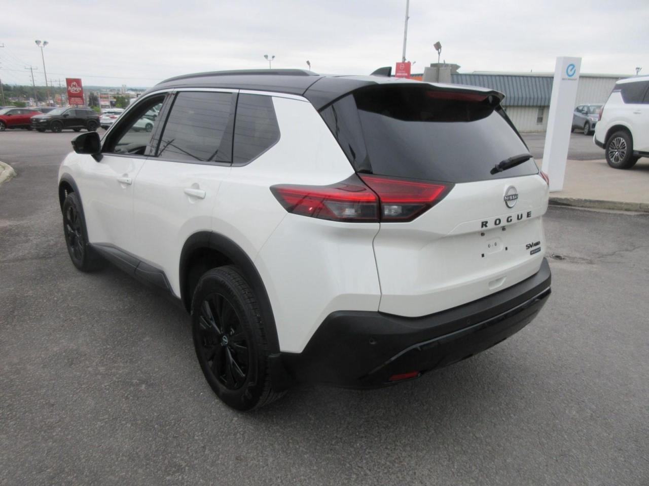 2023 Nissan Rogue  Photo2
