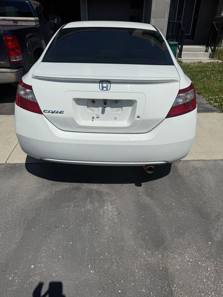 2010 Honda Civic DX-G - Photo #10