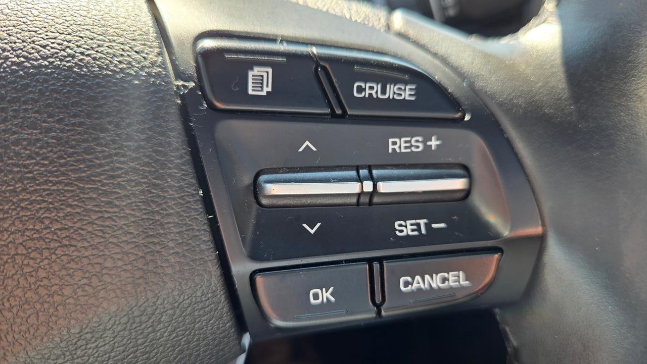 2020 Hyundai Elantra Preferred w/Sun & Safety Package - Photo #22