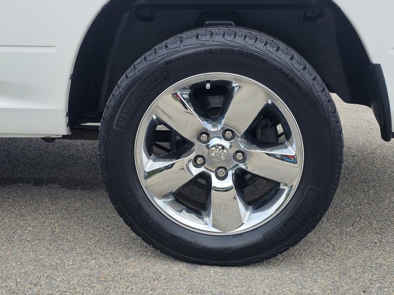 2019 RAM 1500 Classic Tradesman Quad Cab 4WD - Photo #9