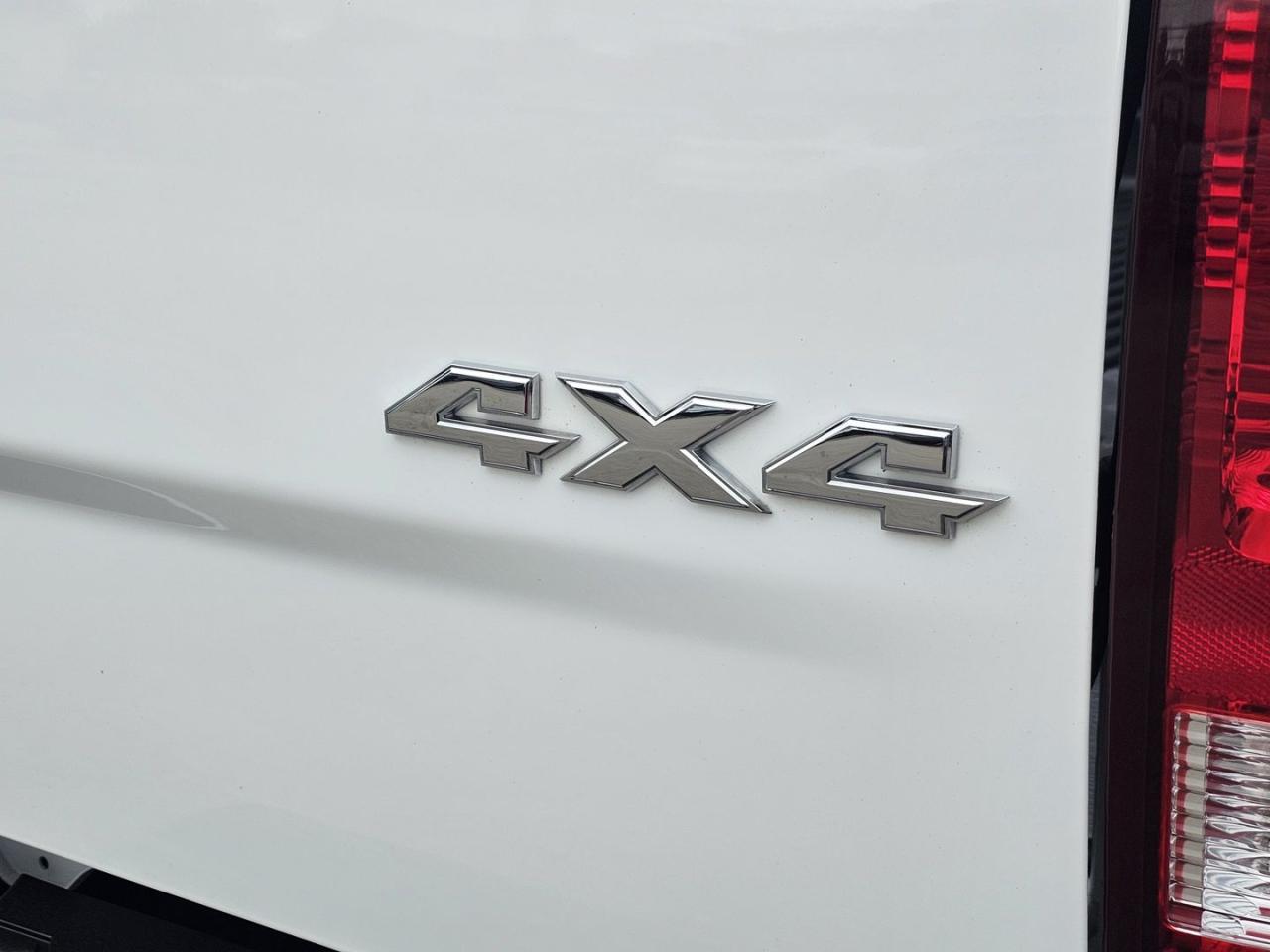 2019 RAM 1500 Classic Tradesman Quad Cab 4WD - Photo #10