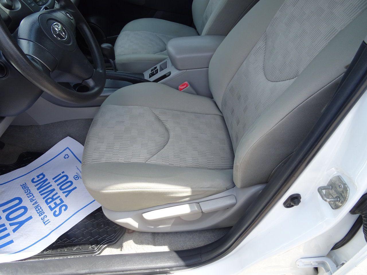 2009 Toyota RAV4 BASE - Photo #9