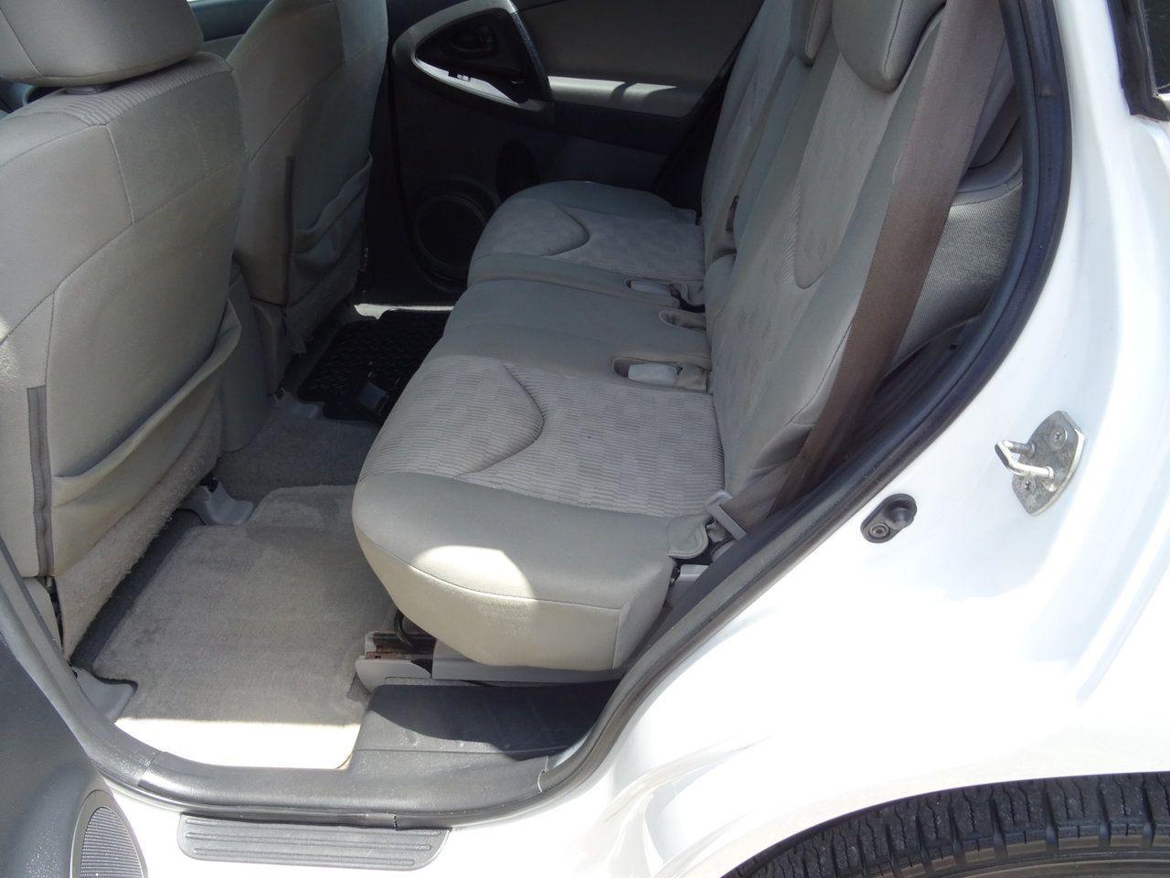 2009 Toyota RAV4 BASE - Photo #10
