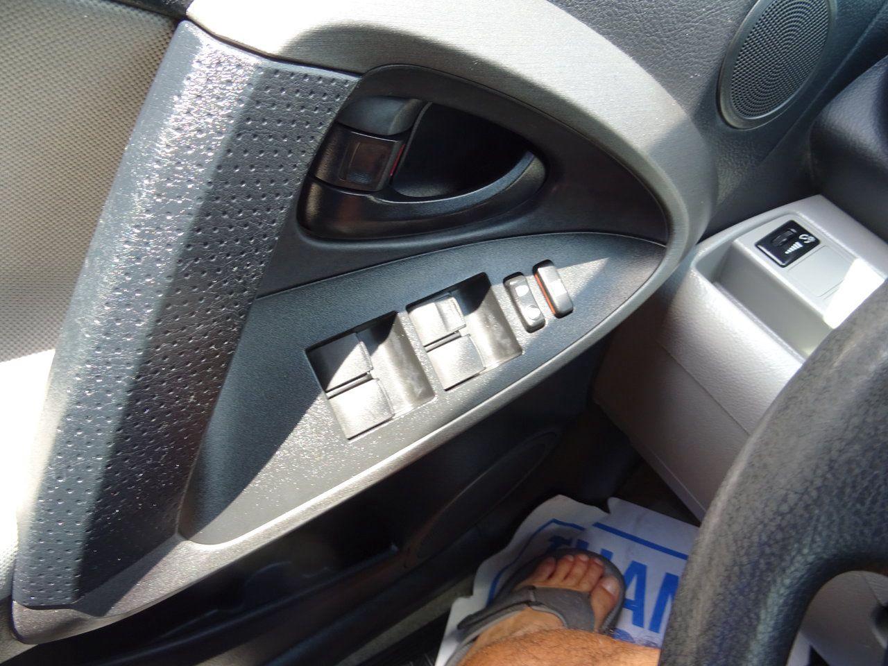2009 Toyota RAV4 BASE - Photo #16