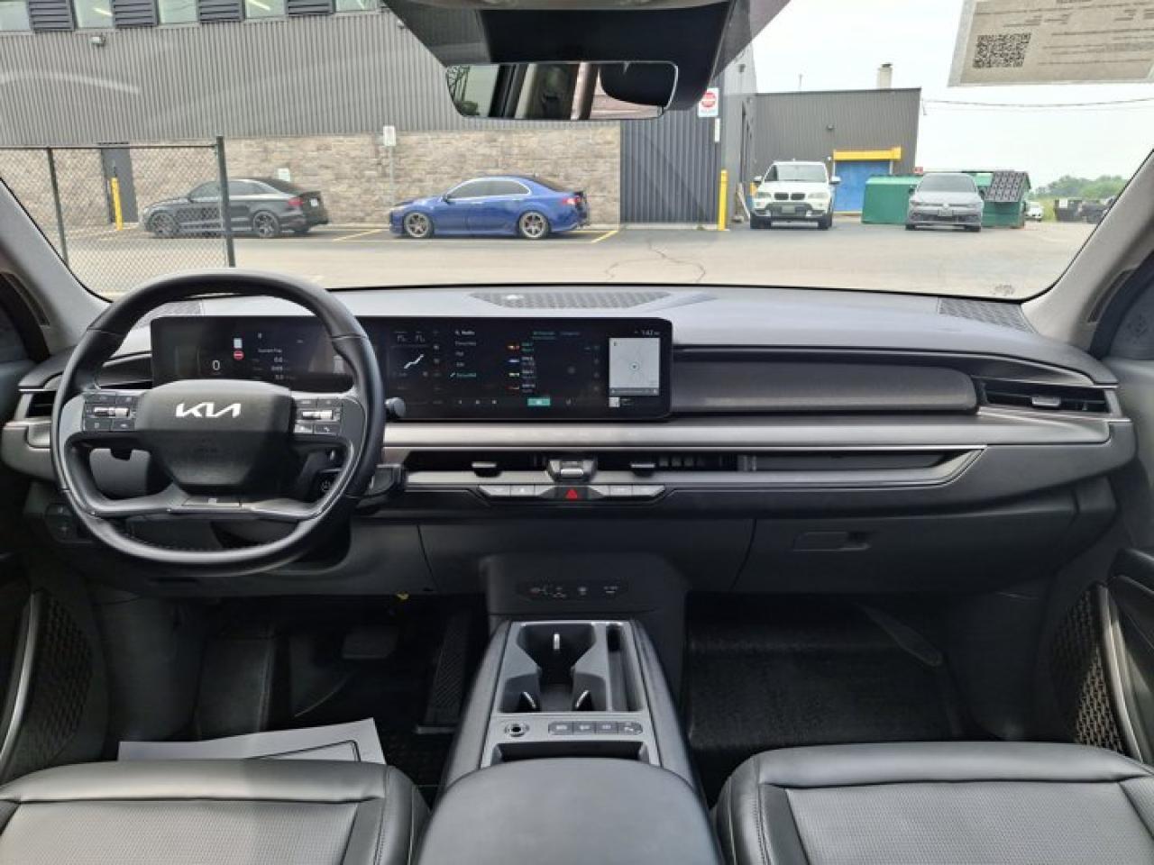 2024 Kia EV9 Wind | 3rd Row | Leather | Heated Wheel | Cooled + Heated Seats | Winter Wheels Included | and More Photo