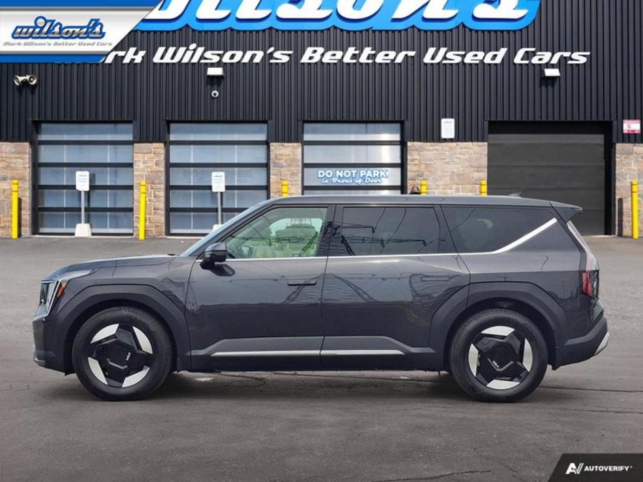 2024 Kia EV9 Wind | 3rd Row | Leather | Heated Wheel | Cooled + Heated Seats | Winter Wheels Included | and More Photo