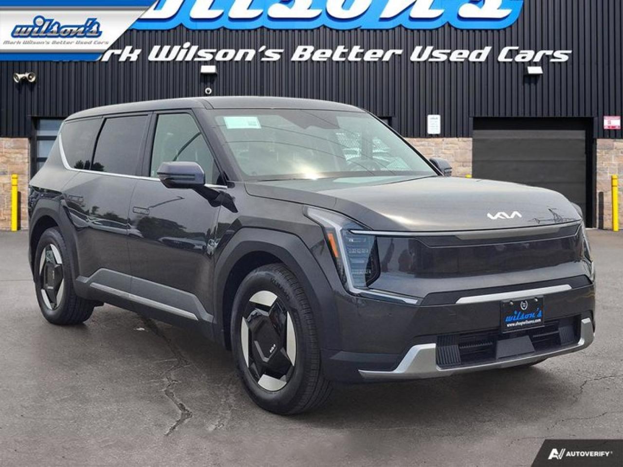 2024 Kia EV9 Wind | 3rd Row | Leather | Heated Wheel | Cooled + Heated Seats | Winter Wheels Included | and More Photo