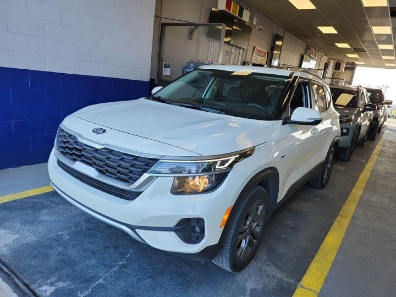 Used 2021 Kia Seltos LX AWD | Heated Steering + Seats | CarPlay + Android | Rear Camera | Alloy Wheels and More ! for sale in Guelph, ON