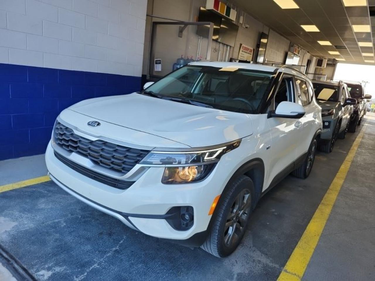 Used 2021 Kia Seltos LX AWD | Heated Steering + Seats | CarPlay + Android | Rear Camera | Alloy Wheels and More ! for sale in Guelph, ON