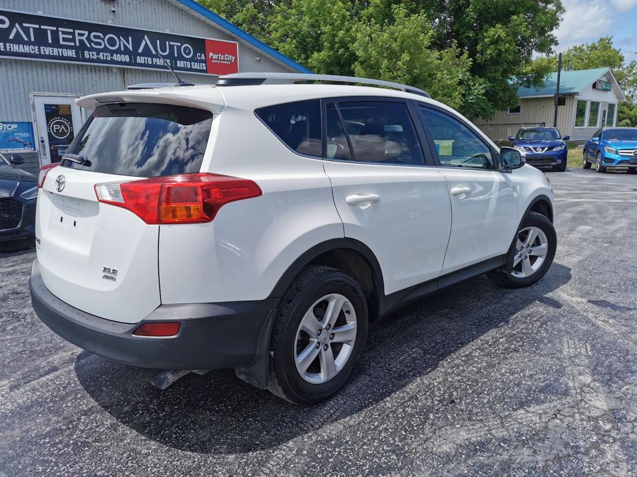 2014 Toyota RAV4 XLE AWD - Photo #5