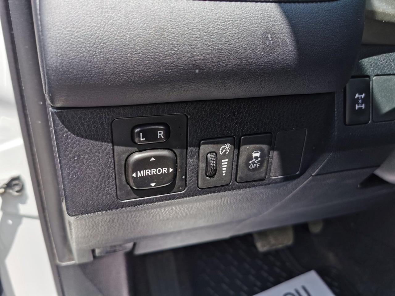 2014 Toyota RAV4 XLE AWD - Photo #13