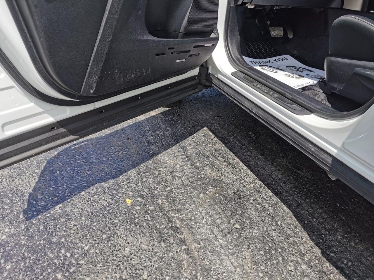 2014 Toyota RAV4 XLE AWD - Photo #12