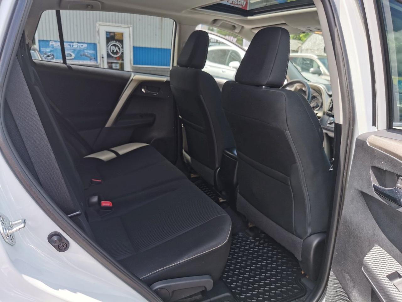 2014 Toyota RAV4 XLE AWD - Photo #17