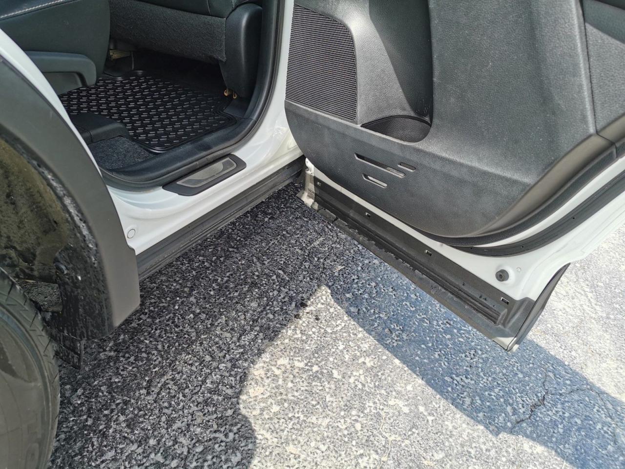 2014 Toyota RAV4 XLE AWD - Photo #18