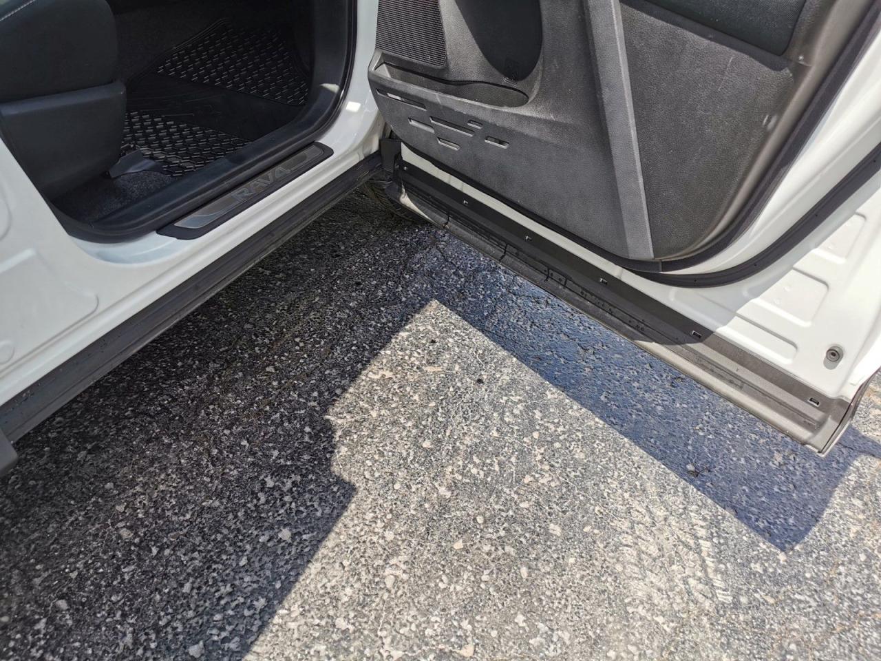 2014 Toyota RAV4 XLE AWD - Photo #20