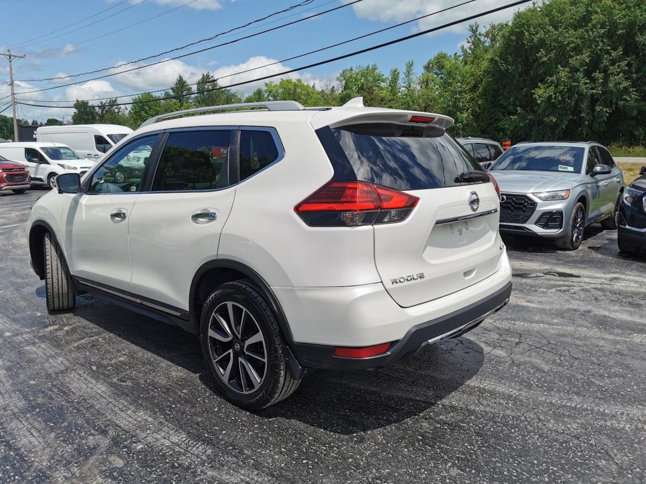 2017 Nissan Rogue SL Premium - Photo #3