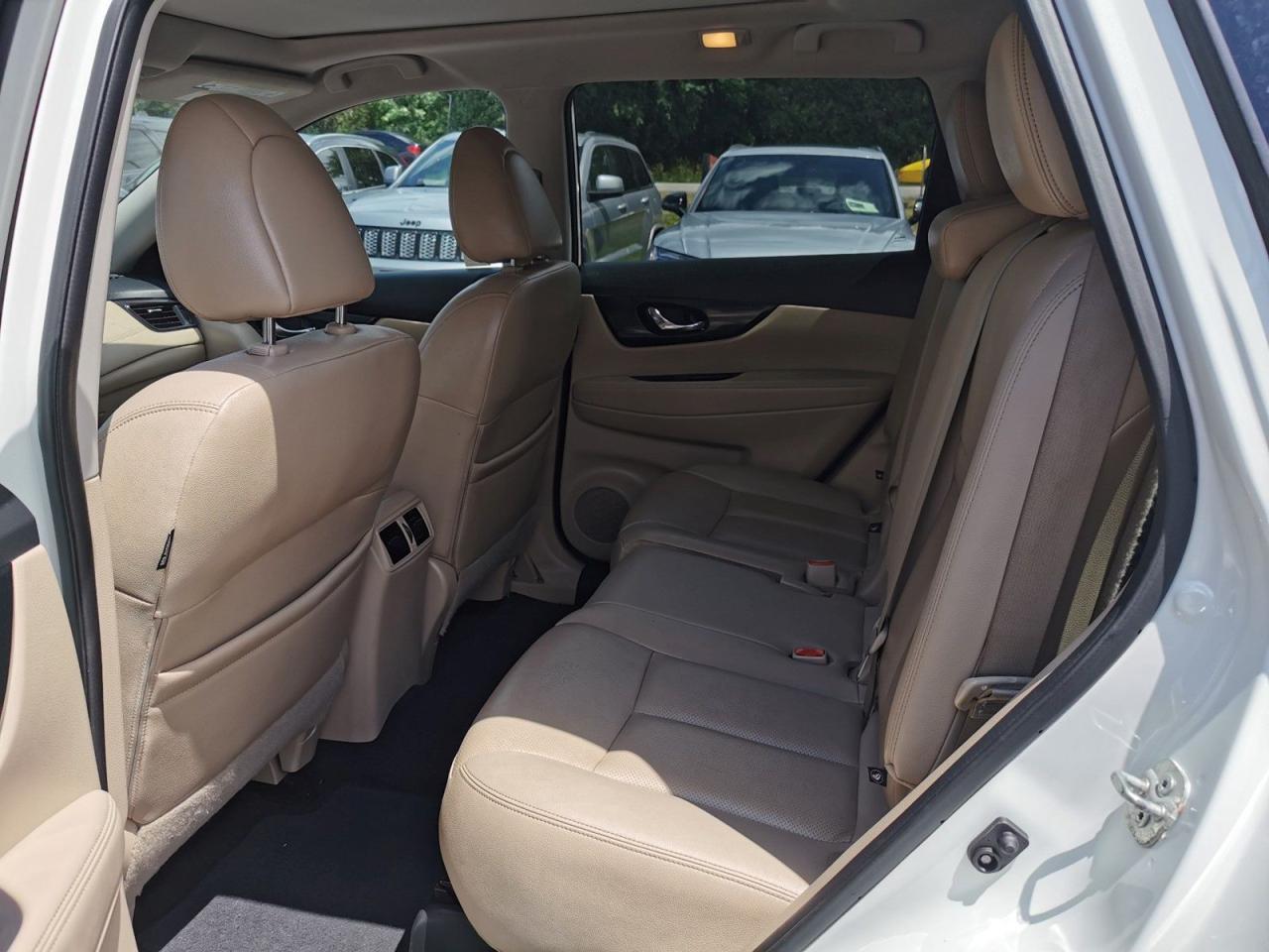 2017 Nissan Rogue SL Premium - Photo #14
