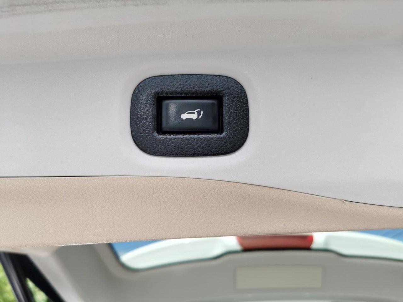 2017 Nissan Rogue SL Premium - Photo #17