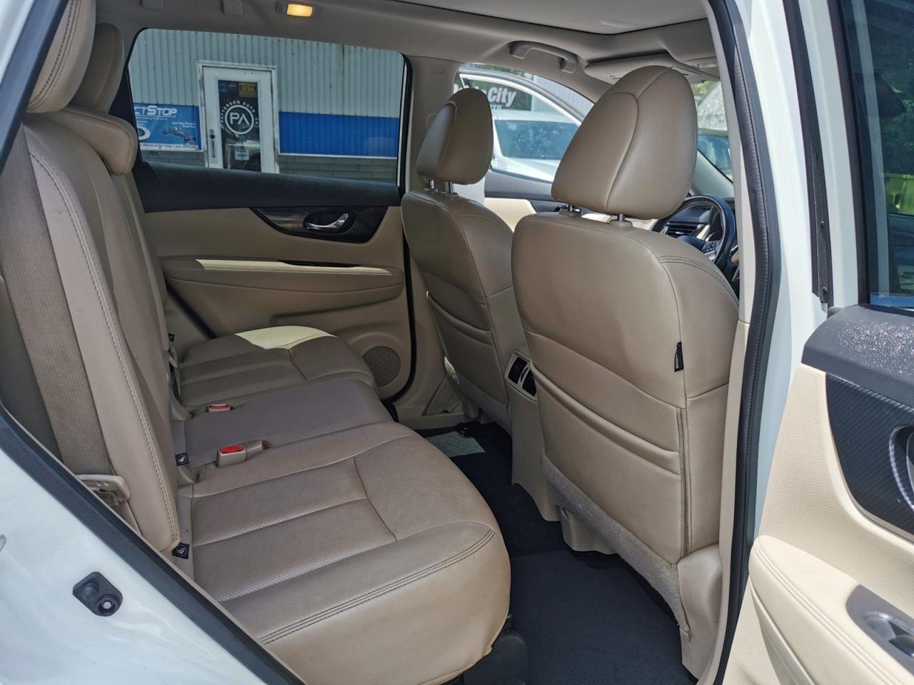 2017 Nissan Rogue SL Premium - Photo #18