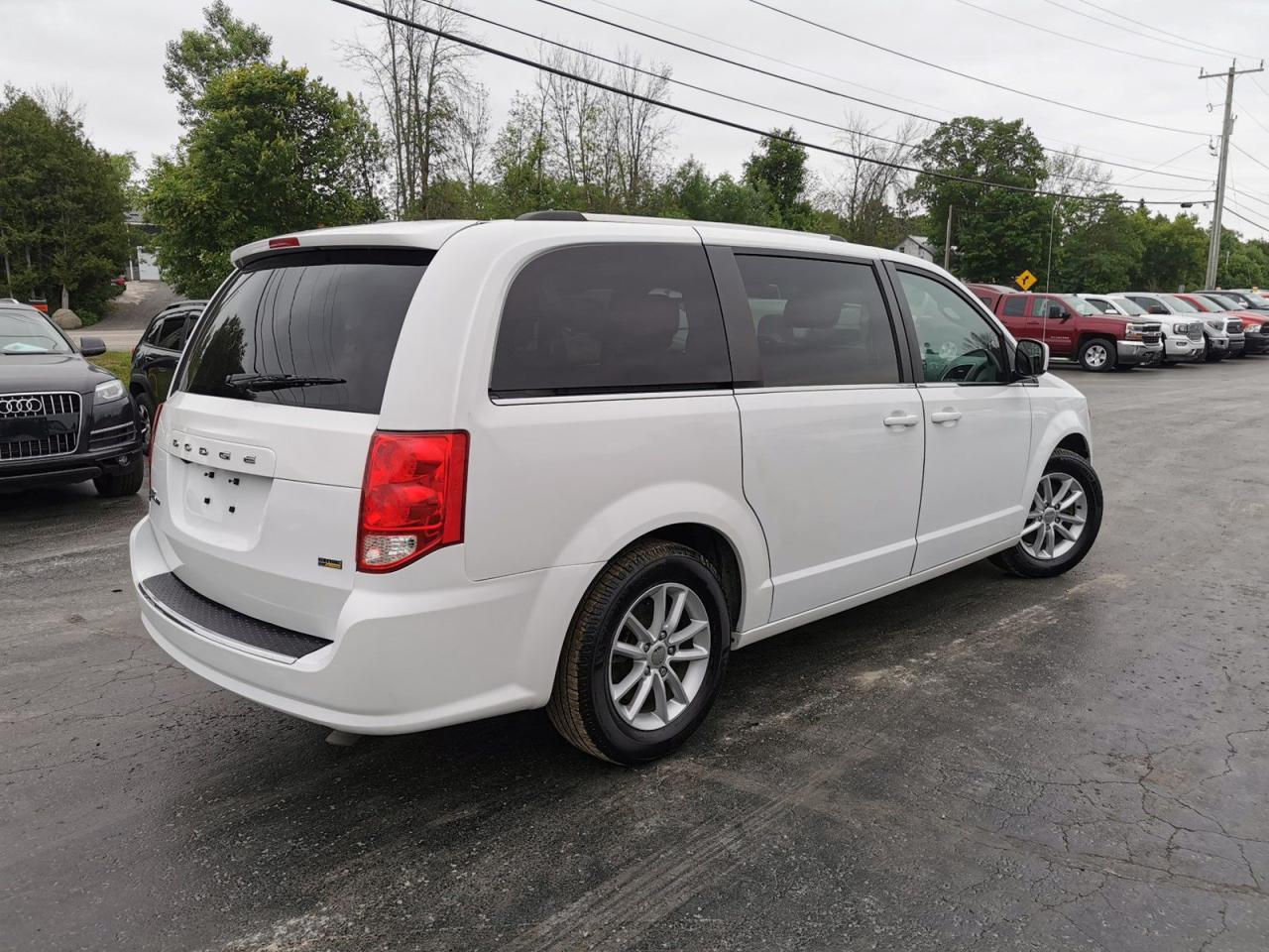 2019 Dodge Grand Caravan SE Plus - Photo #5