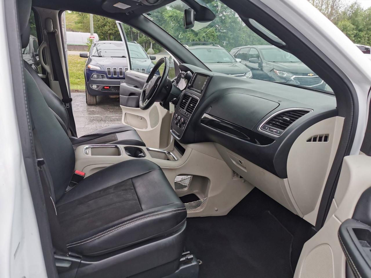 2019 Dodge Grand Caravan SE Plus - Photo #22