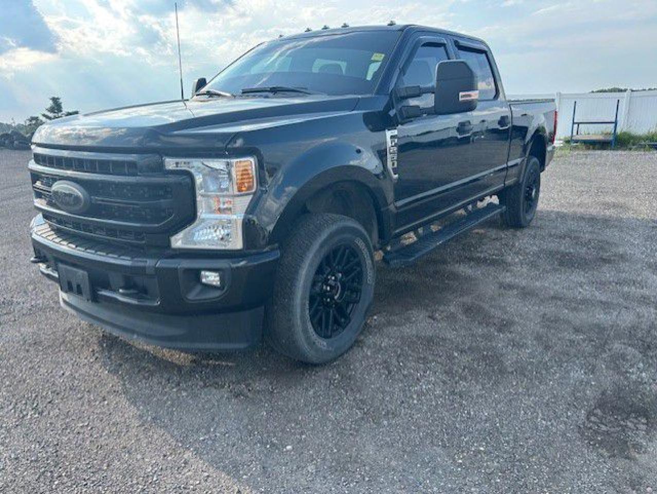 Used 2022 Ford F-250 Super Duty SRW XLT 4WD SUPERCAB 6.75' BOX for sale in Watford, ON