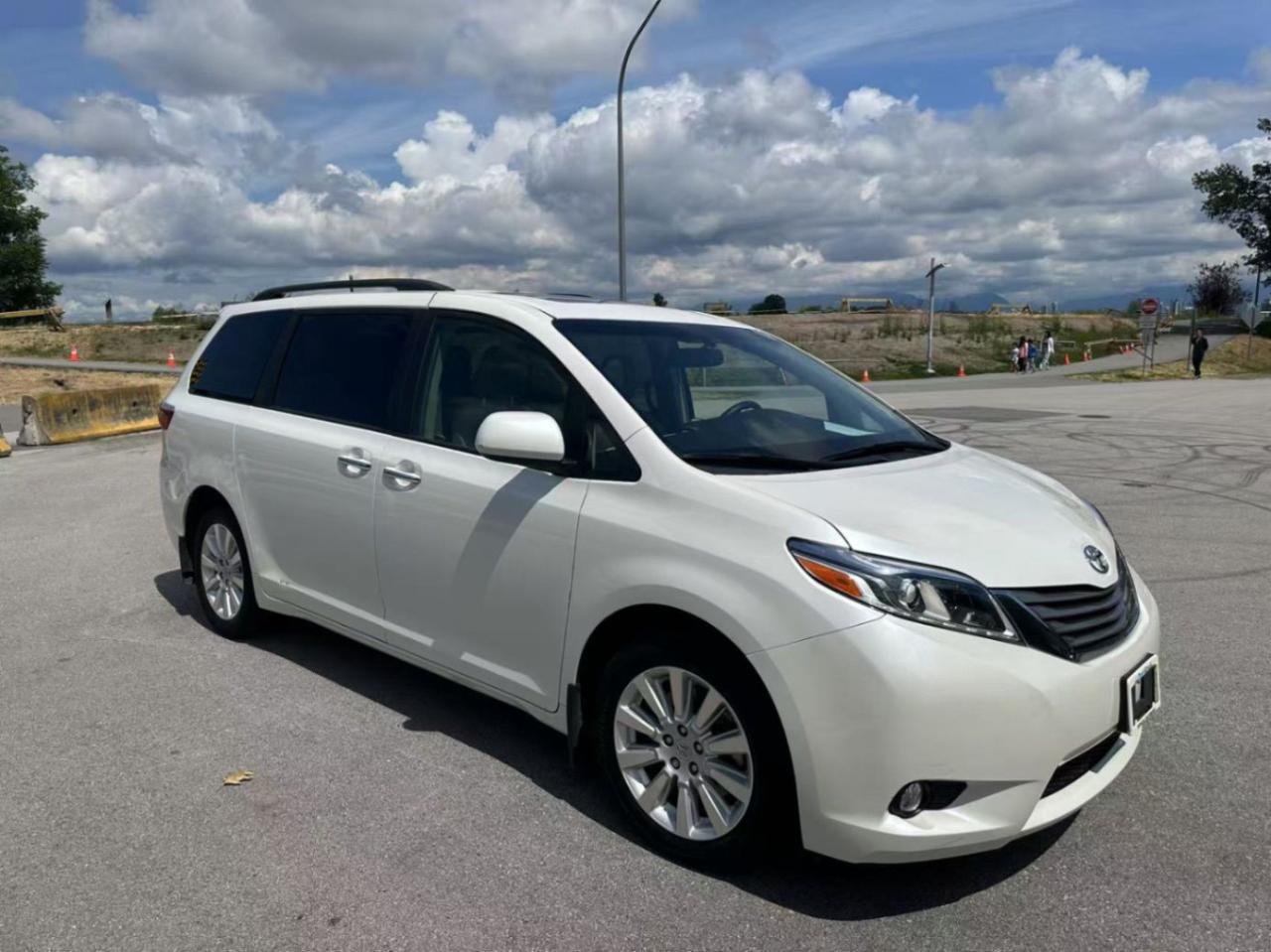Used 2015 Toyota Sienna XLE AWD for sale in Richmond, BC