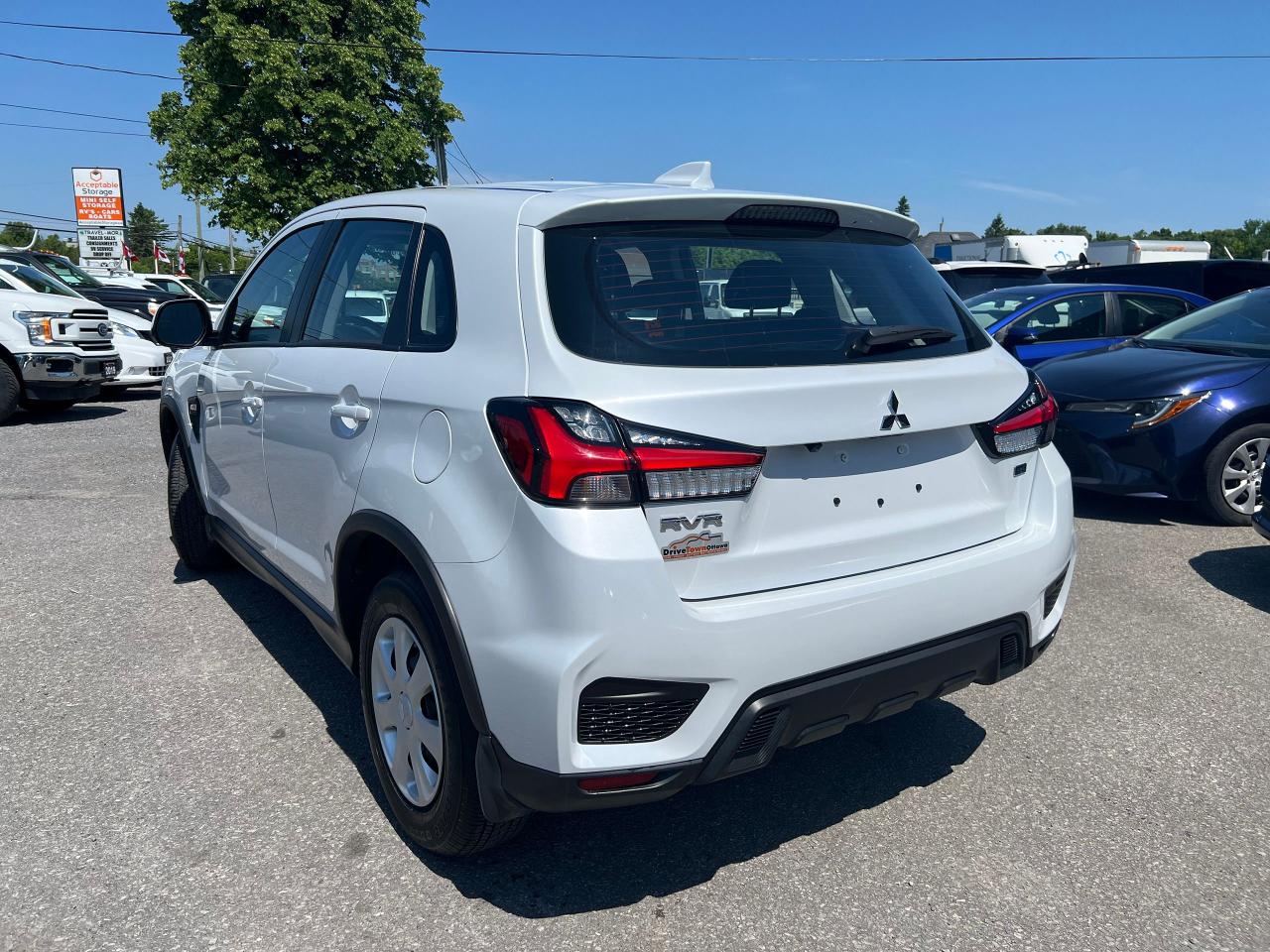 2024 Mitsubishi RVR ES AWC - Photo #3