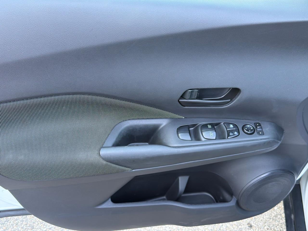 2019 Nissan Kicks S - Photo #9