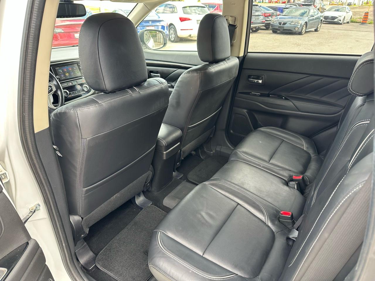 2018 Mitsubishi Outlander PHEV SE Touring - Photo #15
