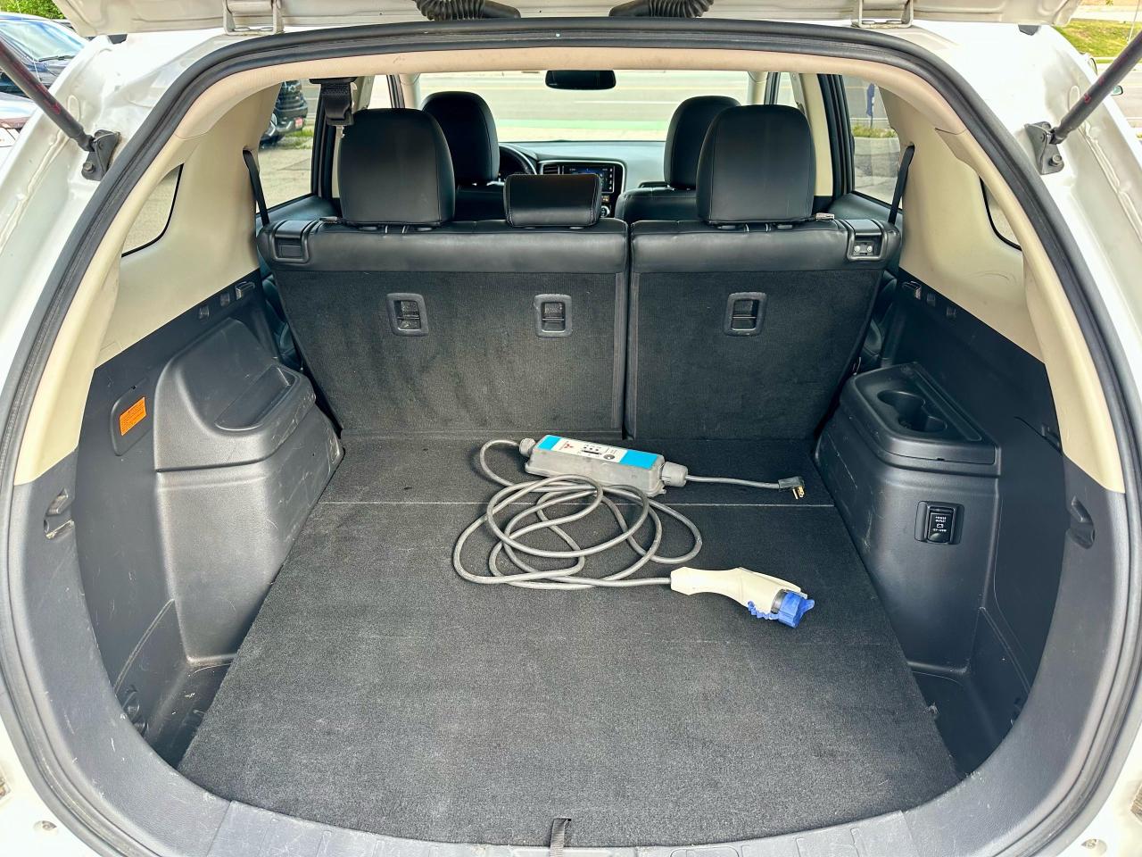 2018 Mitsubishi Outlander PHEV SE Touring - Photo #16