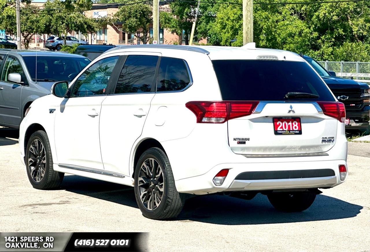 2018 Mitsubishi Outlander PHEV SE Touring - Photo #4